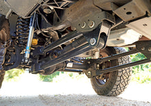 Load image into Gallery viewer, Superlift 08-10 Ford F-250 SuperDuty 4WD 4in Lift Kit w/ 4-Link Conv / King Coilovers &amp; Rear Shocks