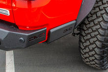 Load image into Gallery viewer, DV8 Offroad 2019+ Jeep Gladiator Bedside Sliders