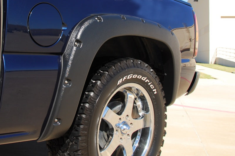 Lund 99-07 Chevy Silverado 1500 RX-Rivet Style Smooth Elite Series Fender Flares - Black (2 Pc.)